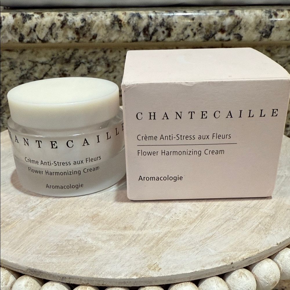 Chantecaille Aromacologie Flower Harmonizing Cream - White and Cream